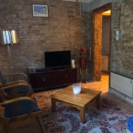 Apartment Ozzy Homes *