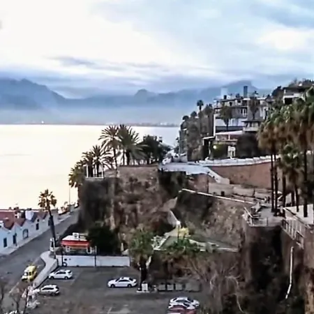 Ozzy Homes Apartment *